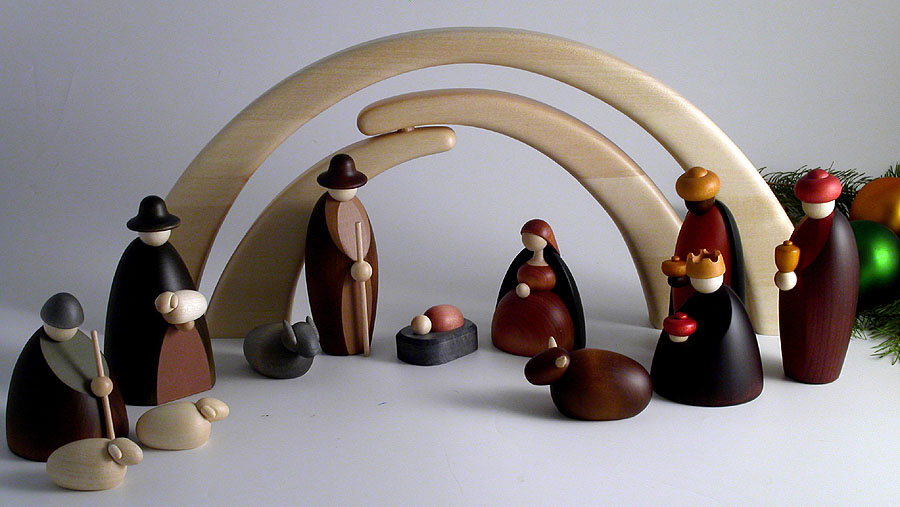 Beautiful Handcrafted Nativity Figures from Bjrn Khler